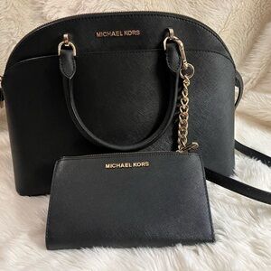 Like New - Michael Kors LG Dome Satchel Leather-Black & matching wallet